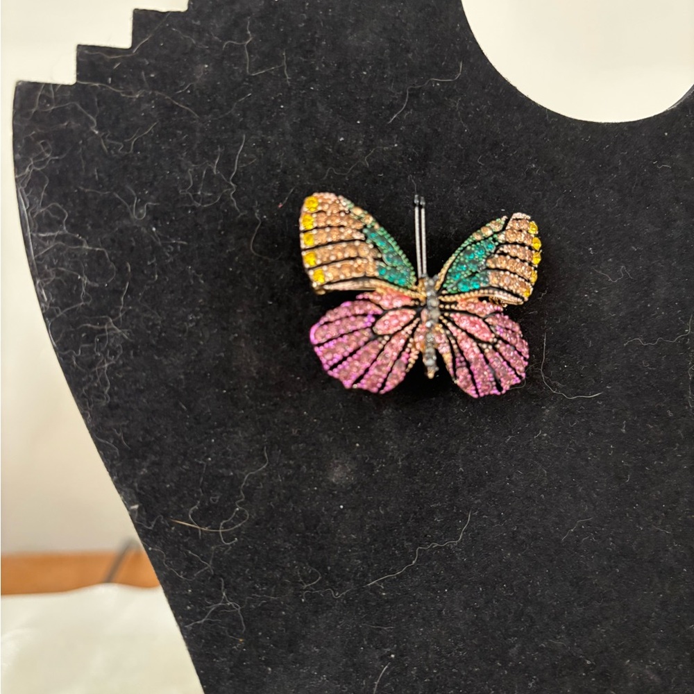 Beautiful Colorful Rhinestone Butterfly Brooch - Picture 7 of 10